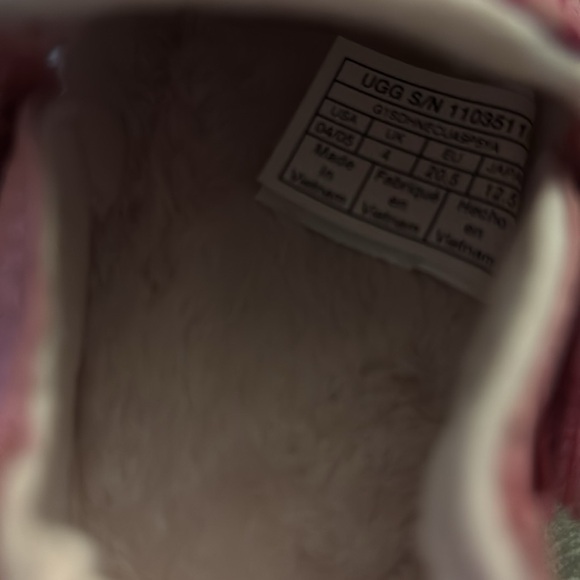 UGG Roos Baby Girl Crib Booties Logo Print Pink Size 4/5 - Picture 8 of 8